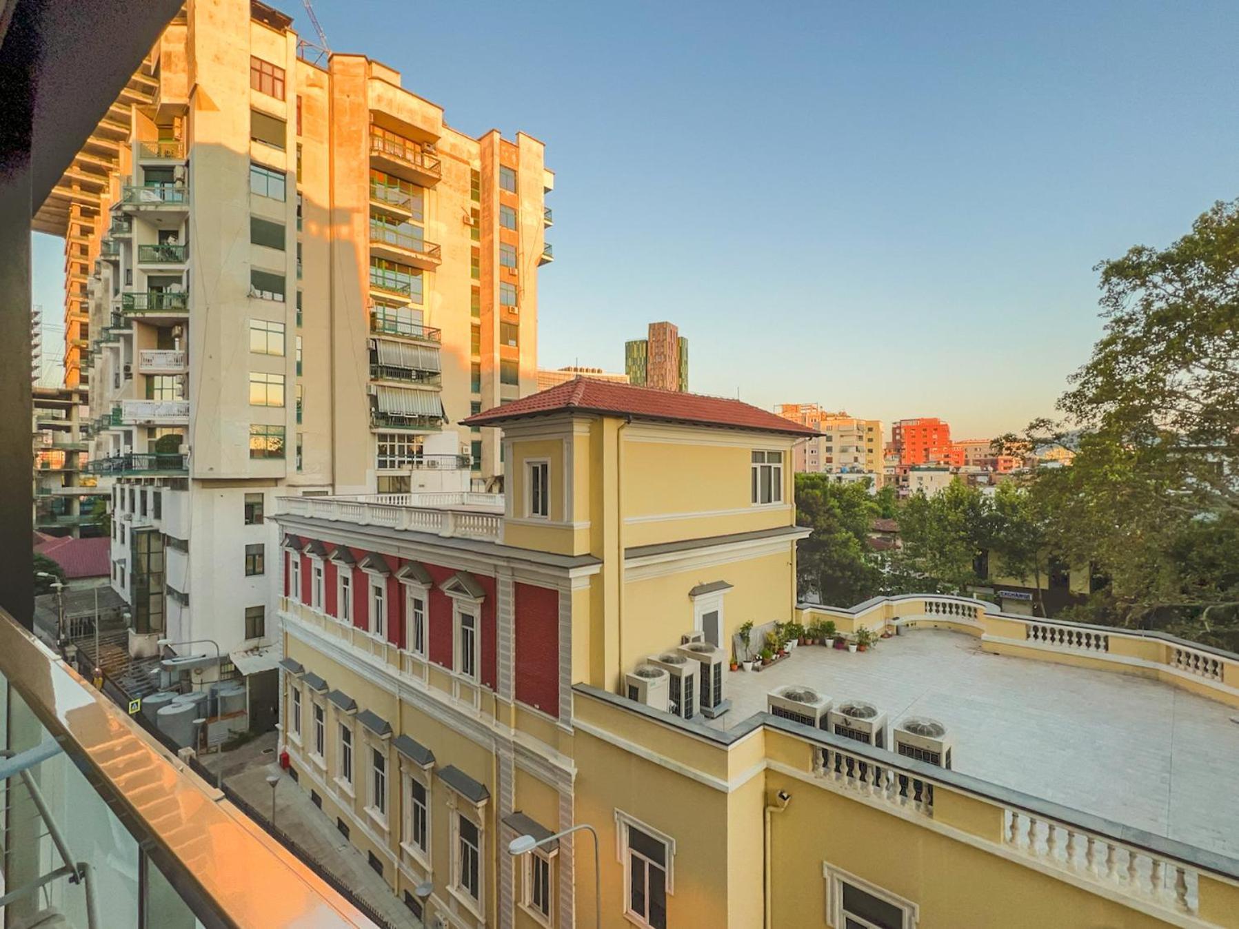 Downtown Grand Comfort Tirana Exteriér fotografie